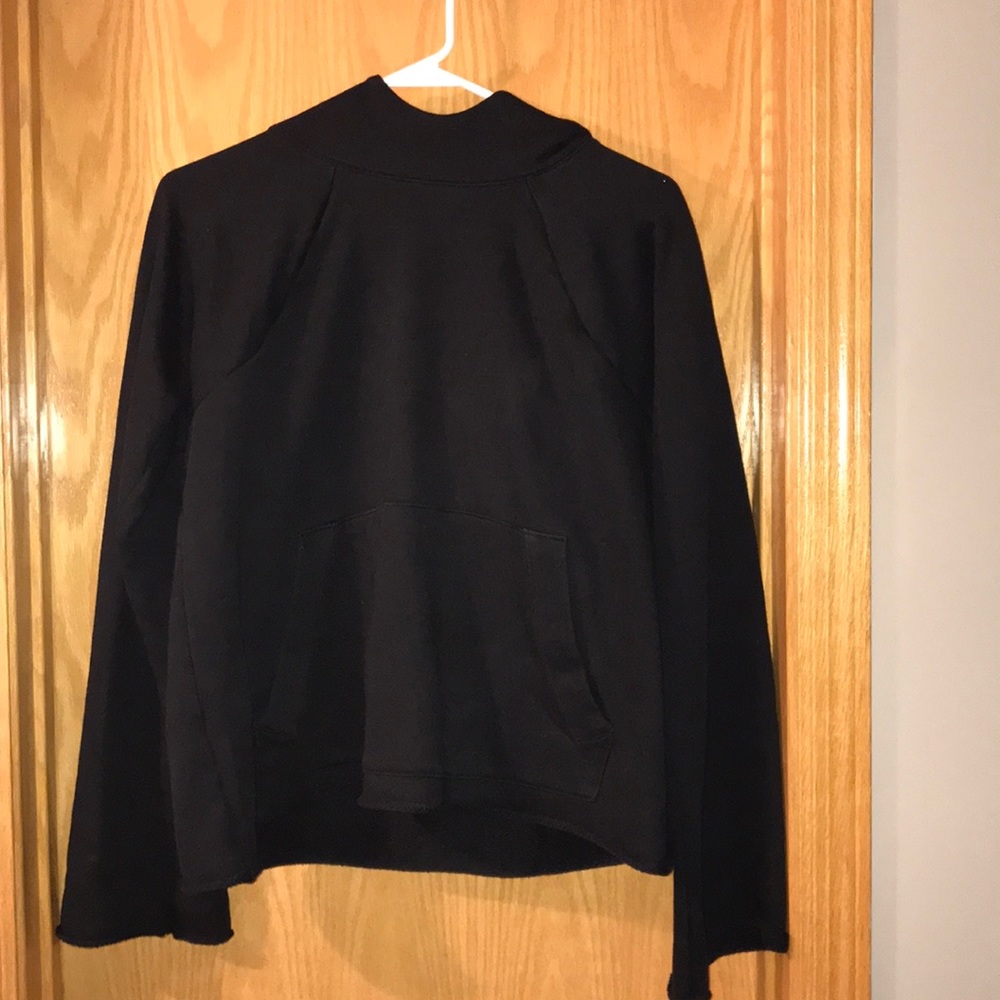 Black Athleta Cropped Sweatshirt